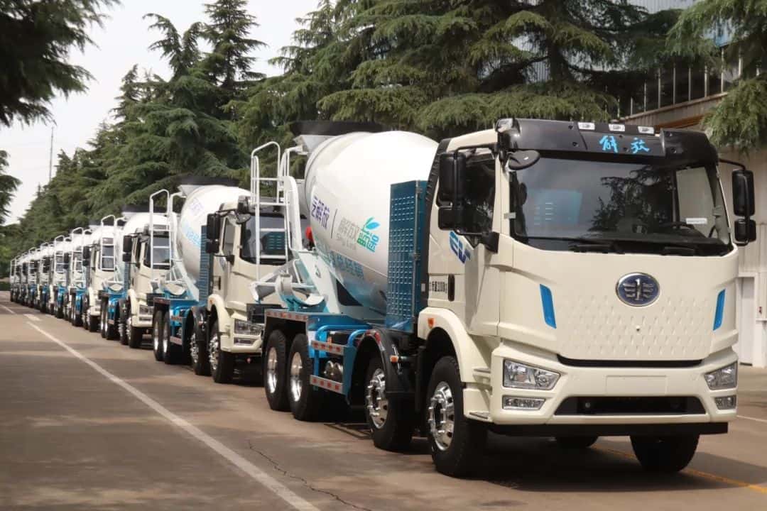 中集車輛新能源攪拌車，硬核助力西南地區(qū)重點(diǎn)工程建設(shè)