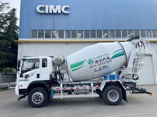 凌宇二橋攪拌車，一車適用多場景，四項(xiàng)核心優(yōu)勢