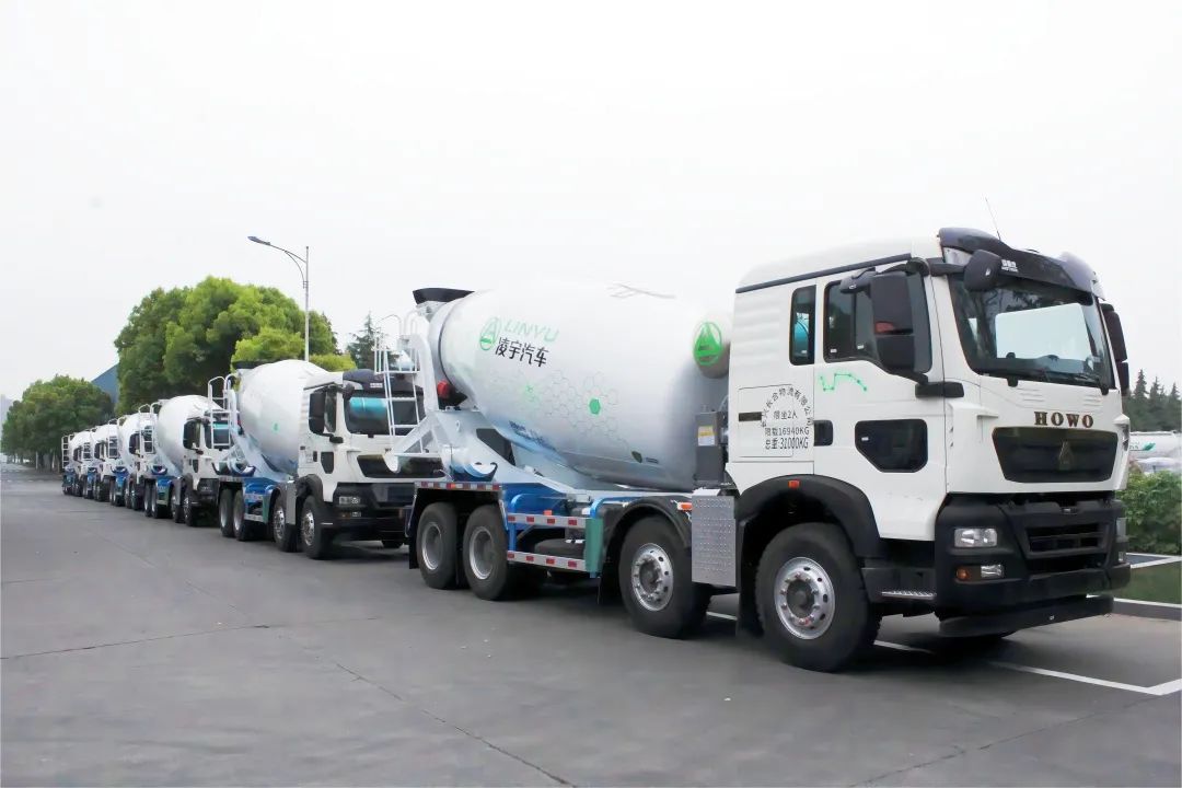 繁花似錦春暖陽(yáng)，凌宇攪拌發(fā)車(chē)忙！