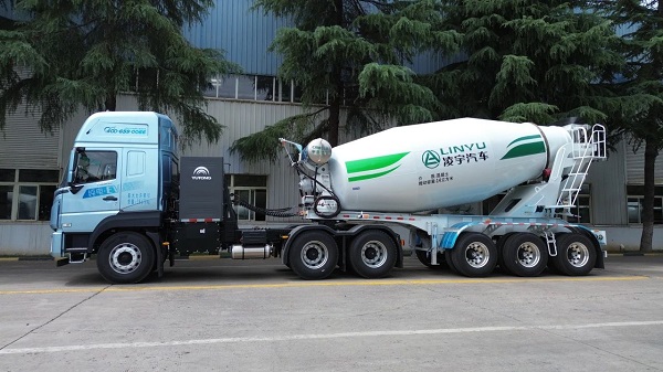 【發(fā)車(chē)新聞】燈與河川，夏日人間，凌宇新能源半掛攪拌車(chē)批量交付客戶！