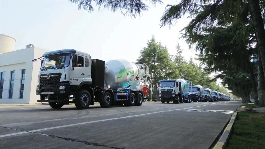 馭風(fēng)而行，中集車輛15臺新能源攪拌車駛?cè)牒保L就荊楚生態(tài)長卷