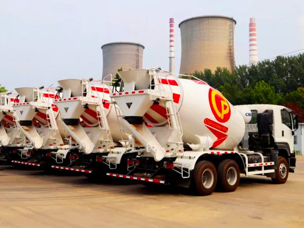 攪拌車銷售一手播報(bào)：又一批凌宇攪拌車揚(yáng)帆海外！